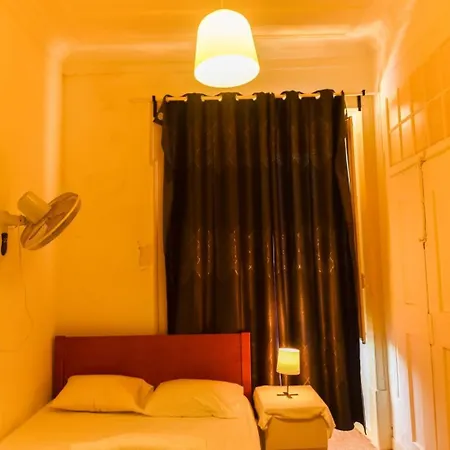 Alfama Guest house *